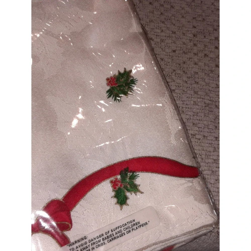 Food Network 4 Napkins Christmas Sleighbell Wreath 20 in X 20 in Kohls Exclusive